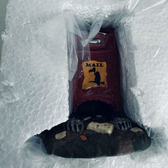 Department Dept 56 Halloween Village Accessories Haunted Delivery Mailbox New - Picture 7 of 7